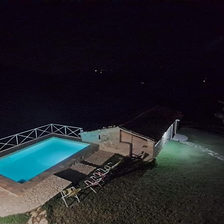 Casale Al Lago Con Piscina E Sauna Corbara  Buitenkant foto
