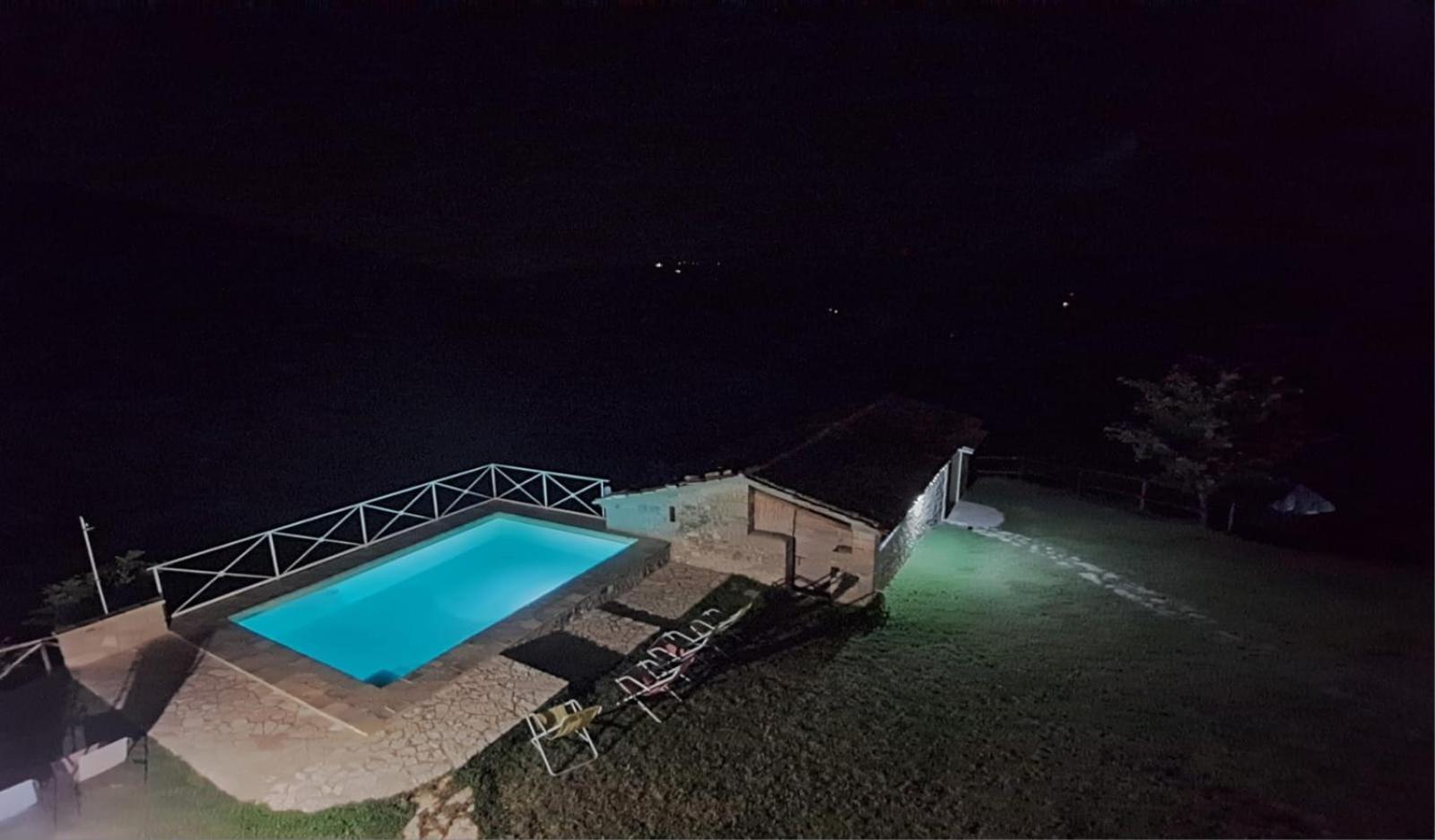 Casale Al Lago Con Piscina E Sauna Corbara  Buitenkant foto